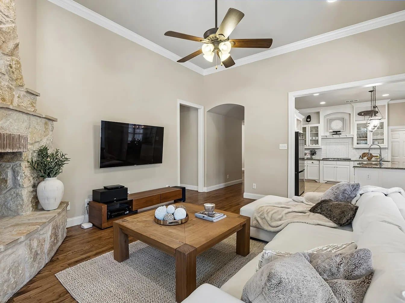 Lantana House: 9004 Cypress Creek Rd