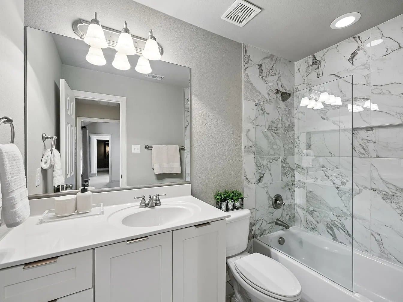 Lantana House: 9004 Cypress Creek Rd
