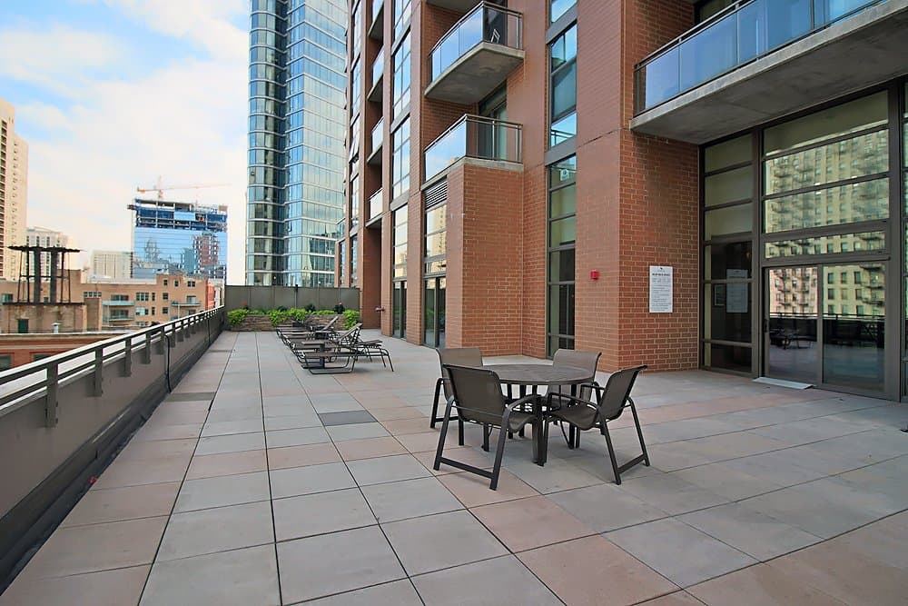 Chicago Condo: 29 E 9th St
