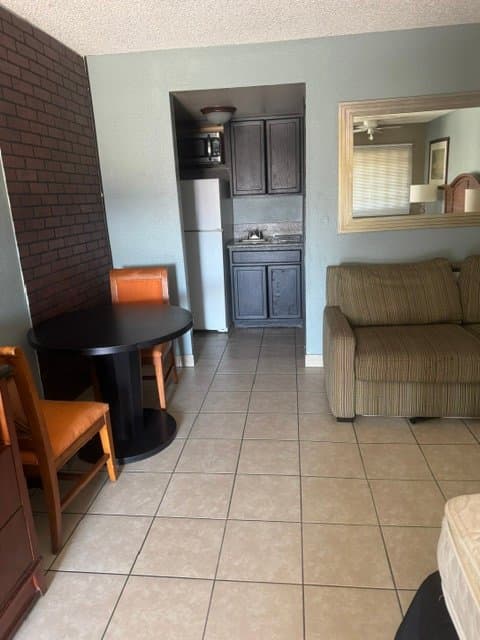 Las Vegas Apartment: 921 Las Vegas Blvd N