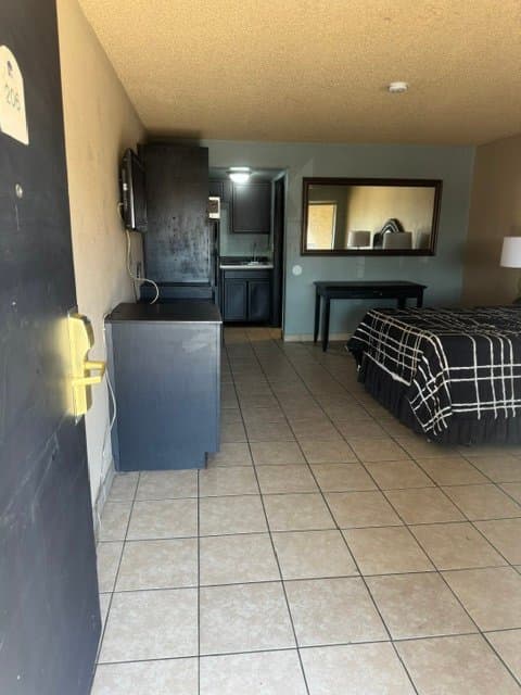 Las Vegas Apartment: 921 Las Vegas Blvd N