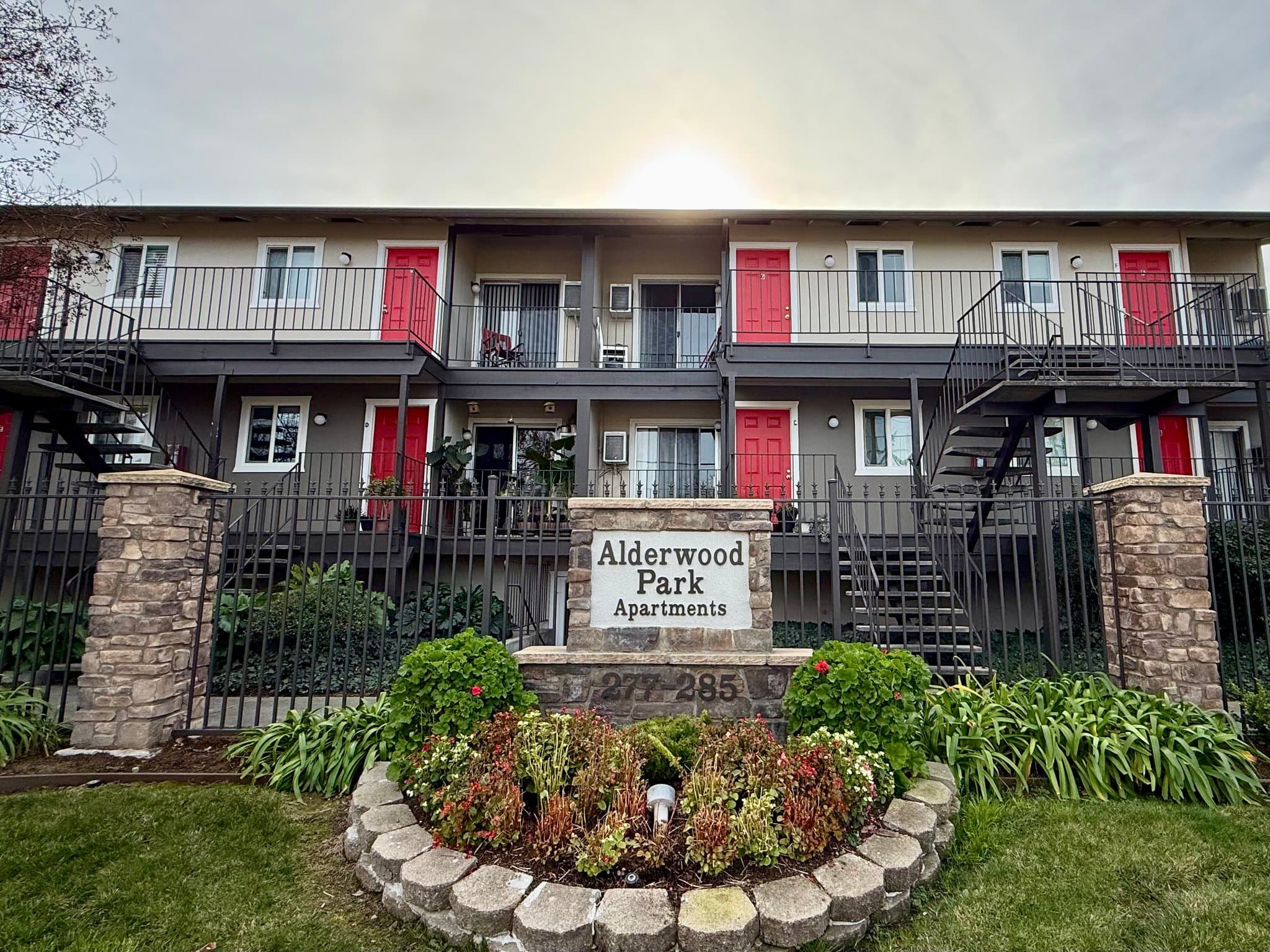 Livermore Apartment: 283 Junction Ave