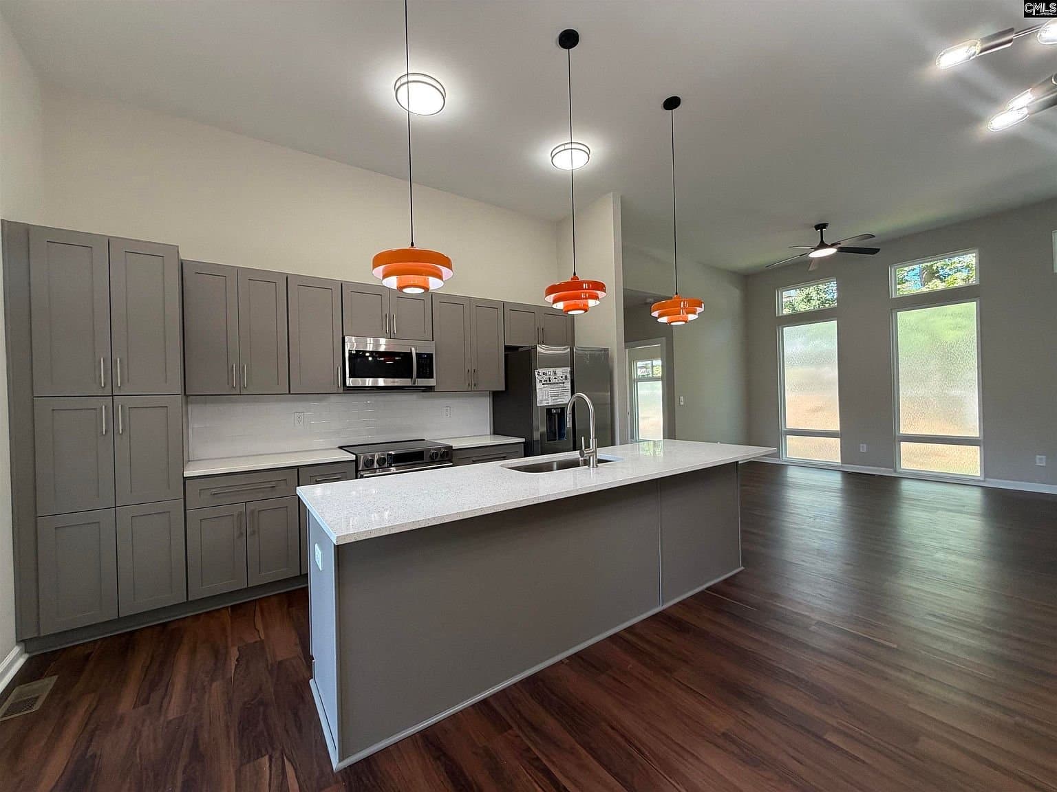 Columbia House: 2405 Barhamville Rd
