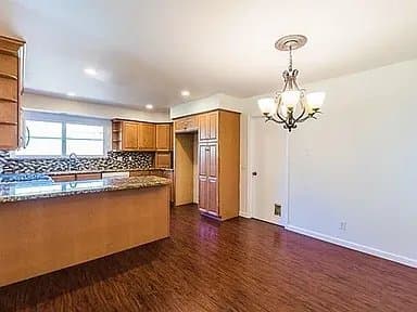 Camarillo House: 2140 Briarfield St
