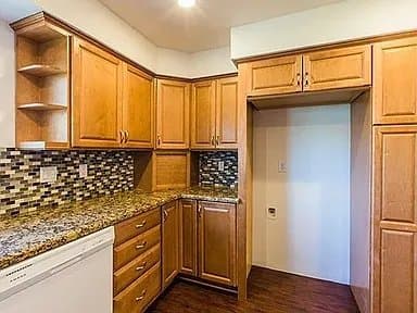 Camarillo House: 2140 Briarfield St