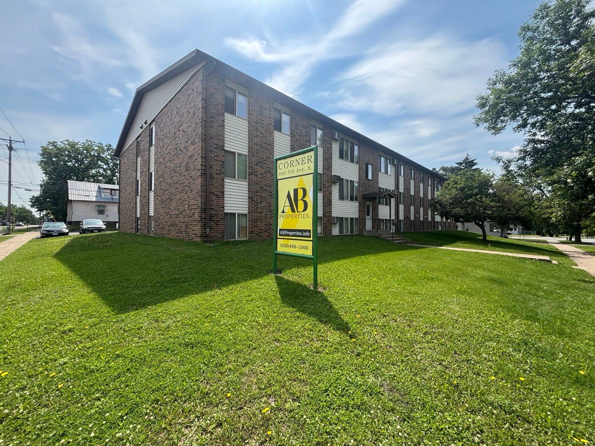 St Cloud Apartment: 900 7th Ave S