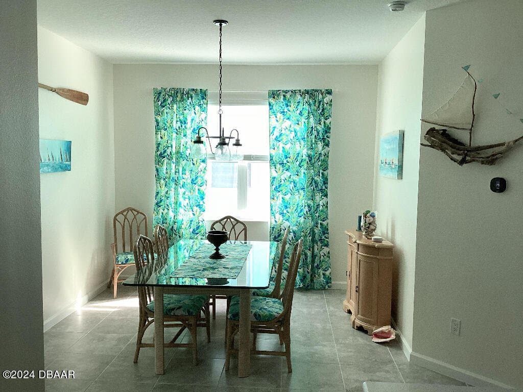 Daytona Beach House: 362 Parrot Lane