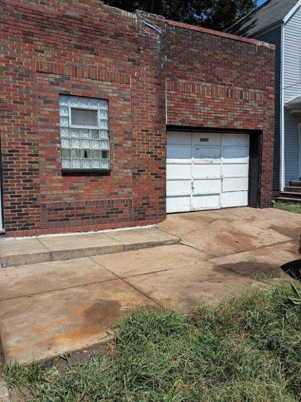 St.Louis House: 1027 Garth Ave.