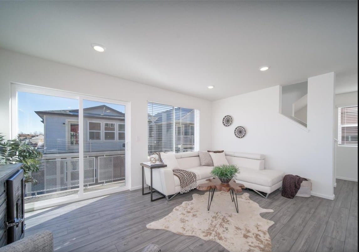 Bennett House: 45040 Sunflower Ln