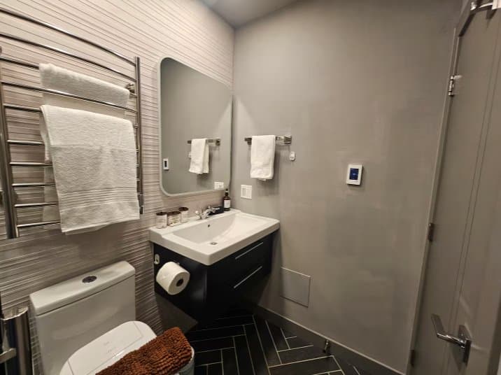 Chicago Condo: 1050 W. Dakin St.