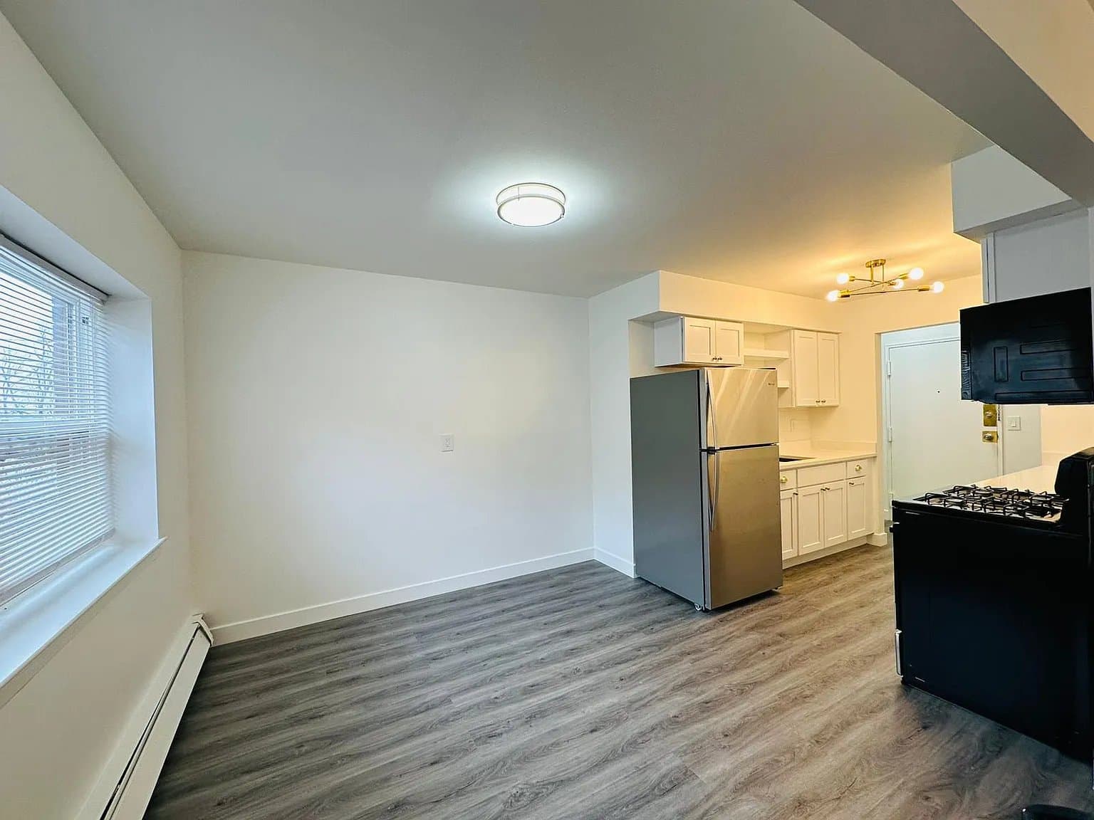 Belleville Apartment: 560 Washington Ave