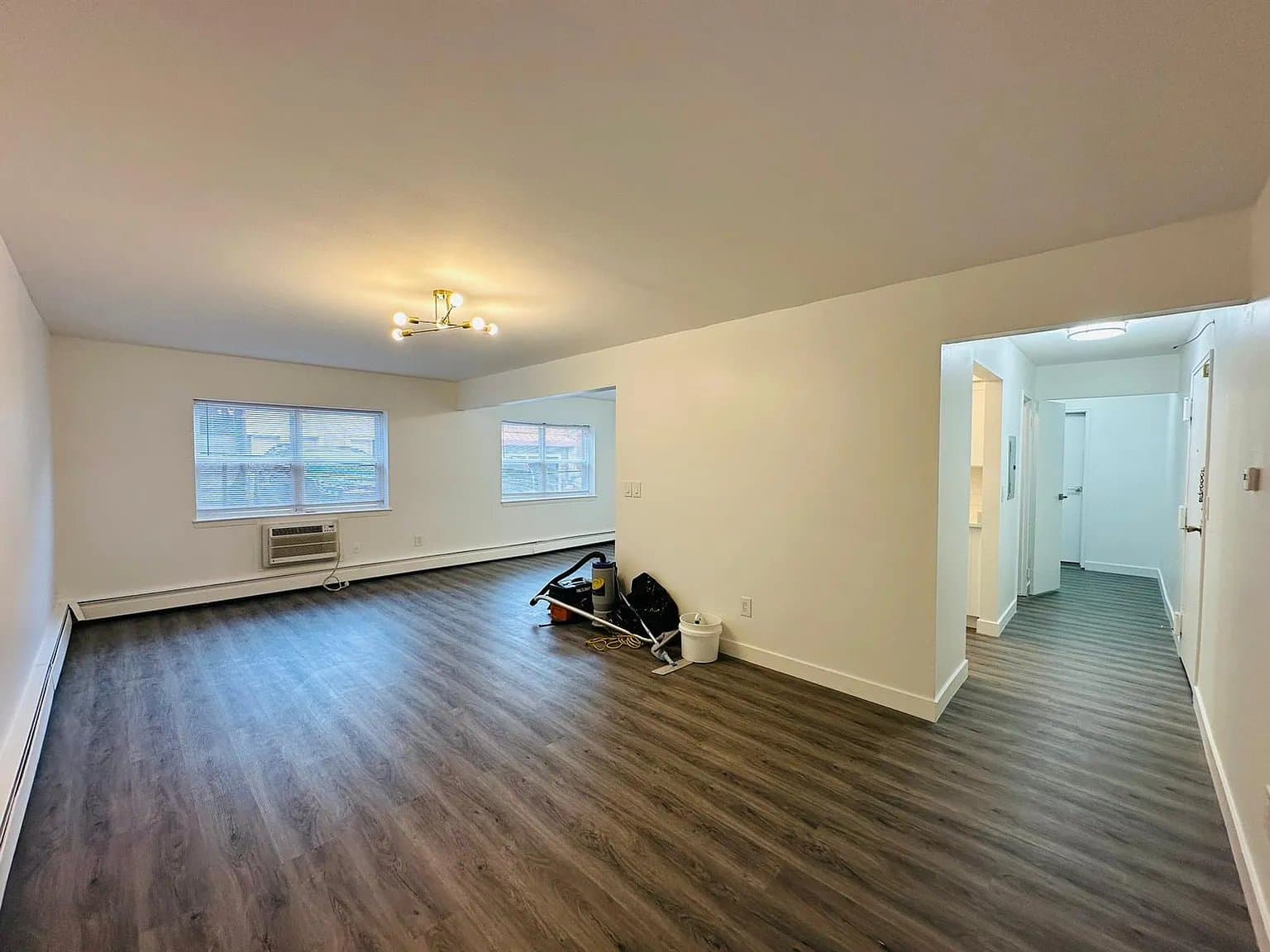 Belleville Apartment: 560 Washington Ave