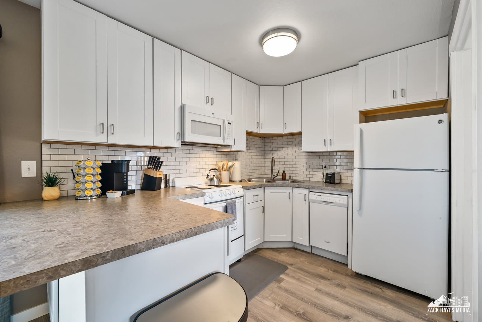 Anchorage Apartment: 901 E 46 Ct