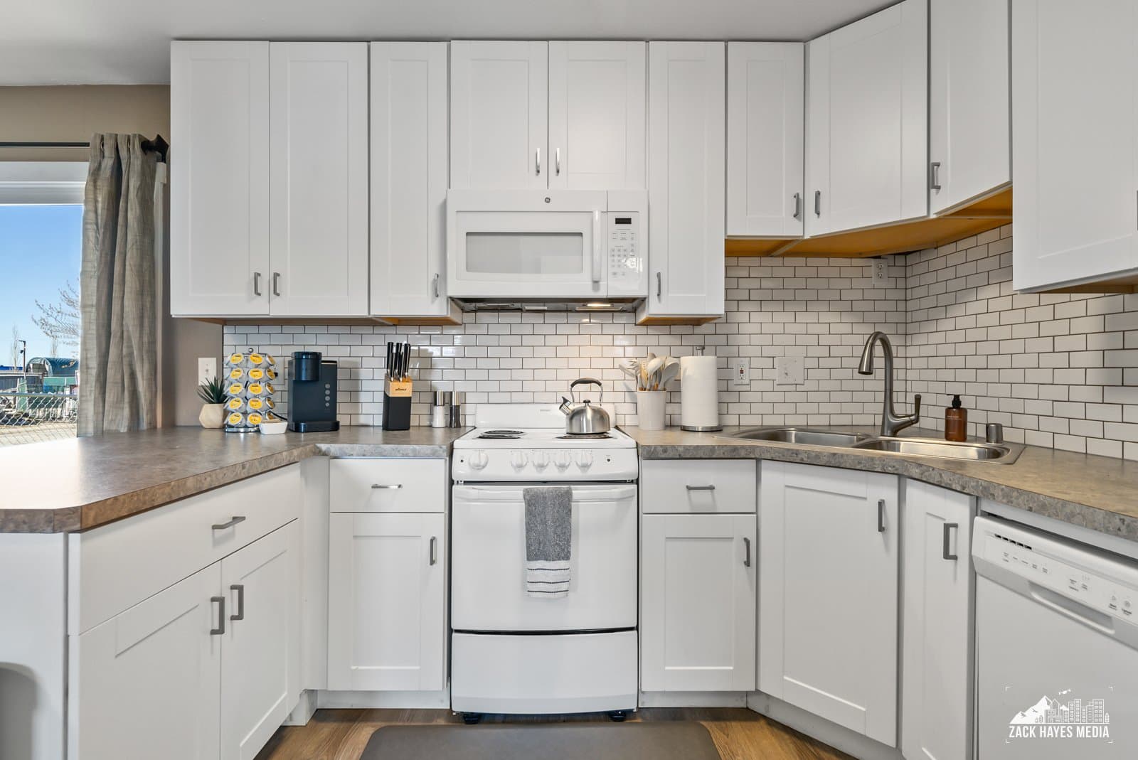 Anchorage Apartment: 901 E 46 Ct