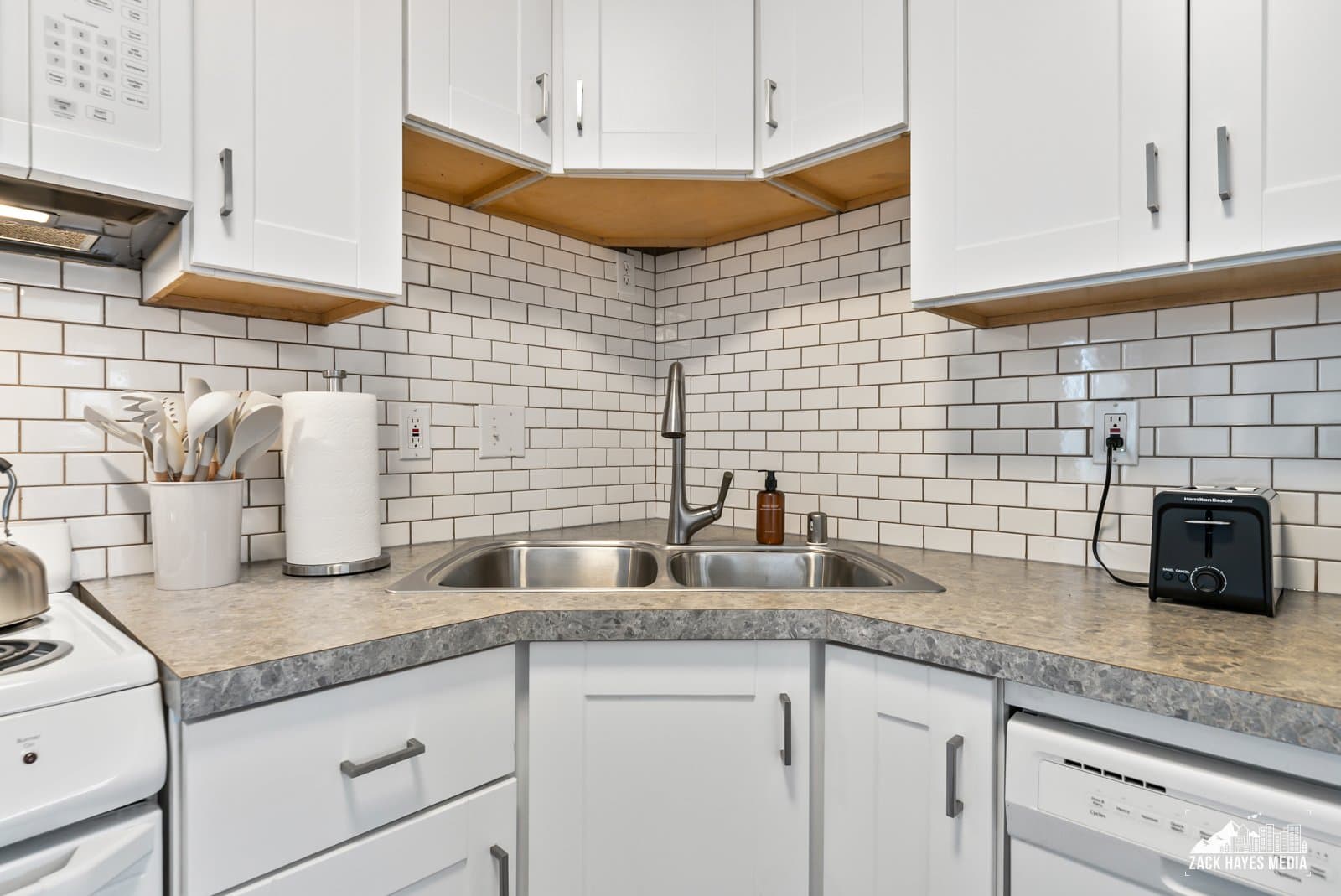 Anchorage Apartment: 901 E 46 Ct