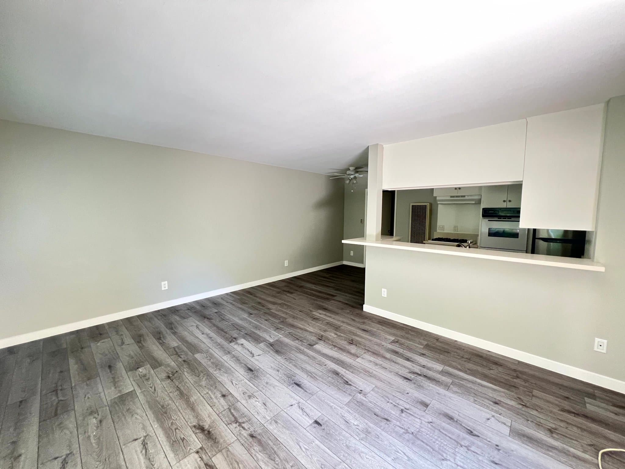 Los Angeles Apartment: 1412 Brockton Ave