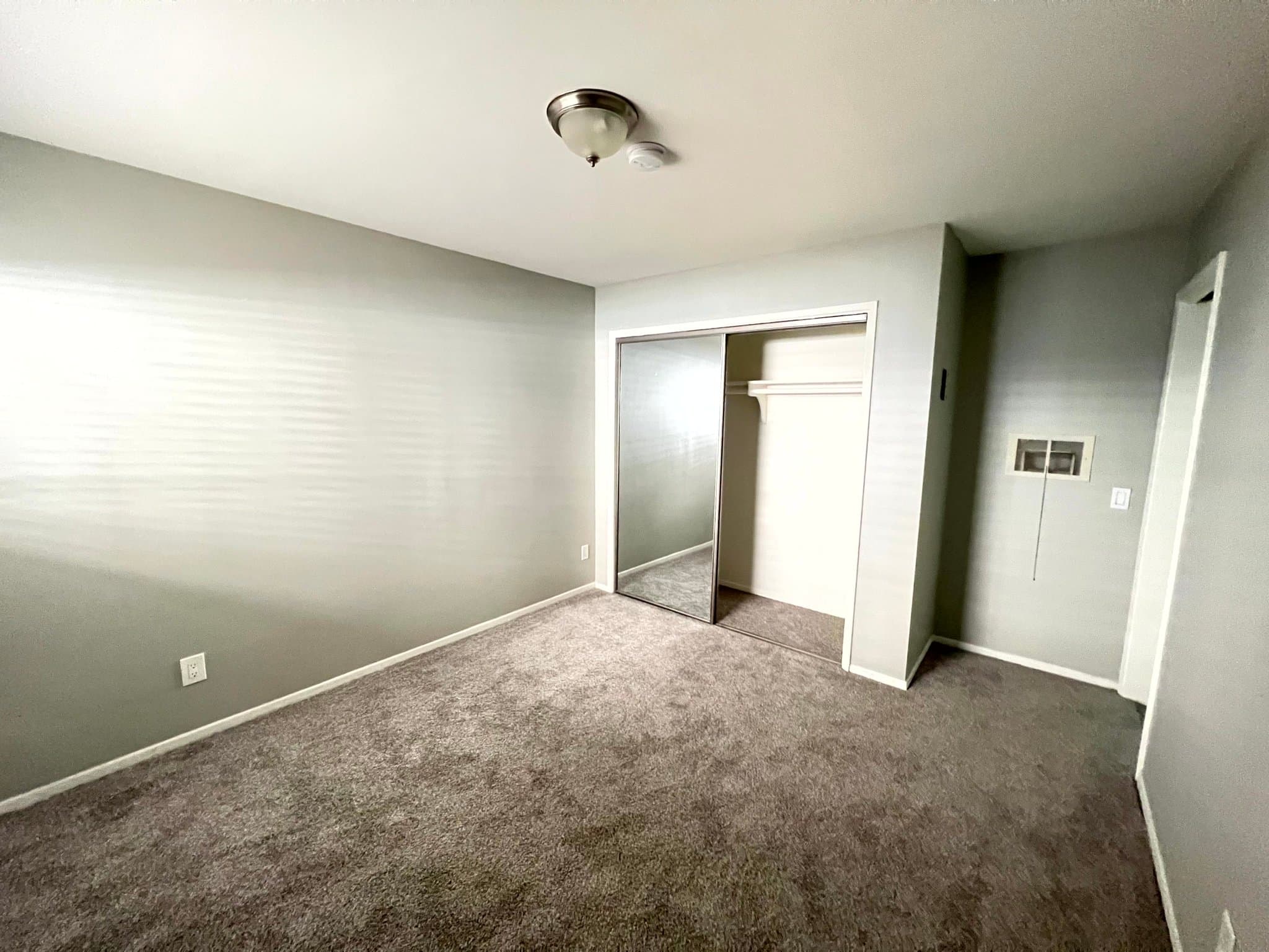 Los Angeles Apartment: 1412 Brockton Ave