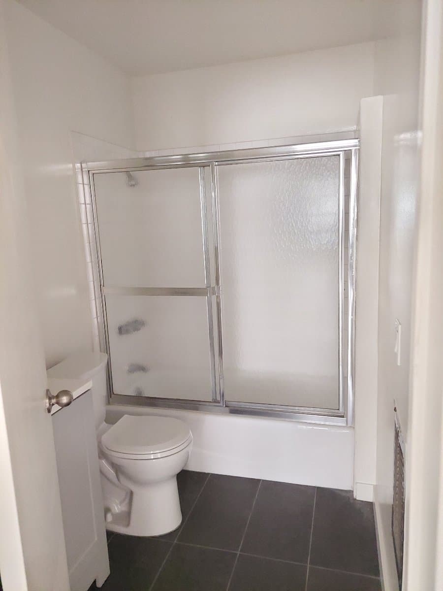Los Angeles Apartment: 1412 Brockton Ave