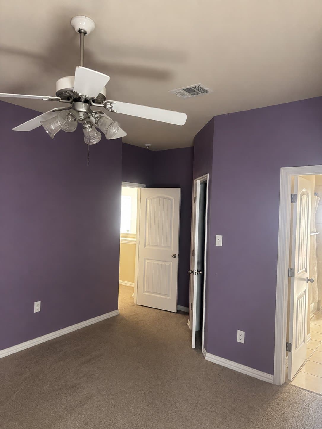 Leander Single Room: 908 Hartman Dr