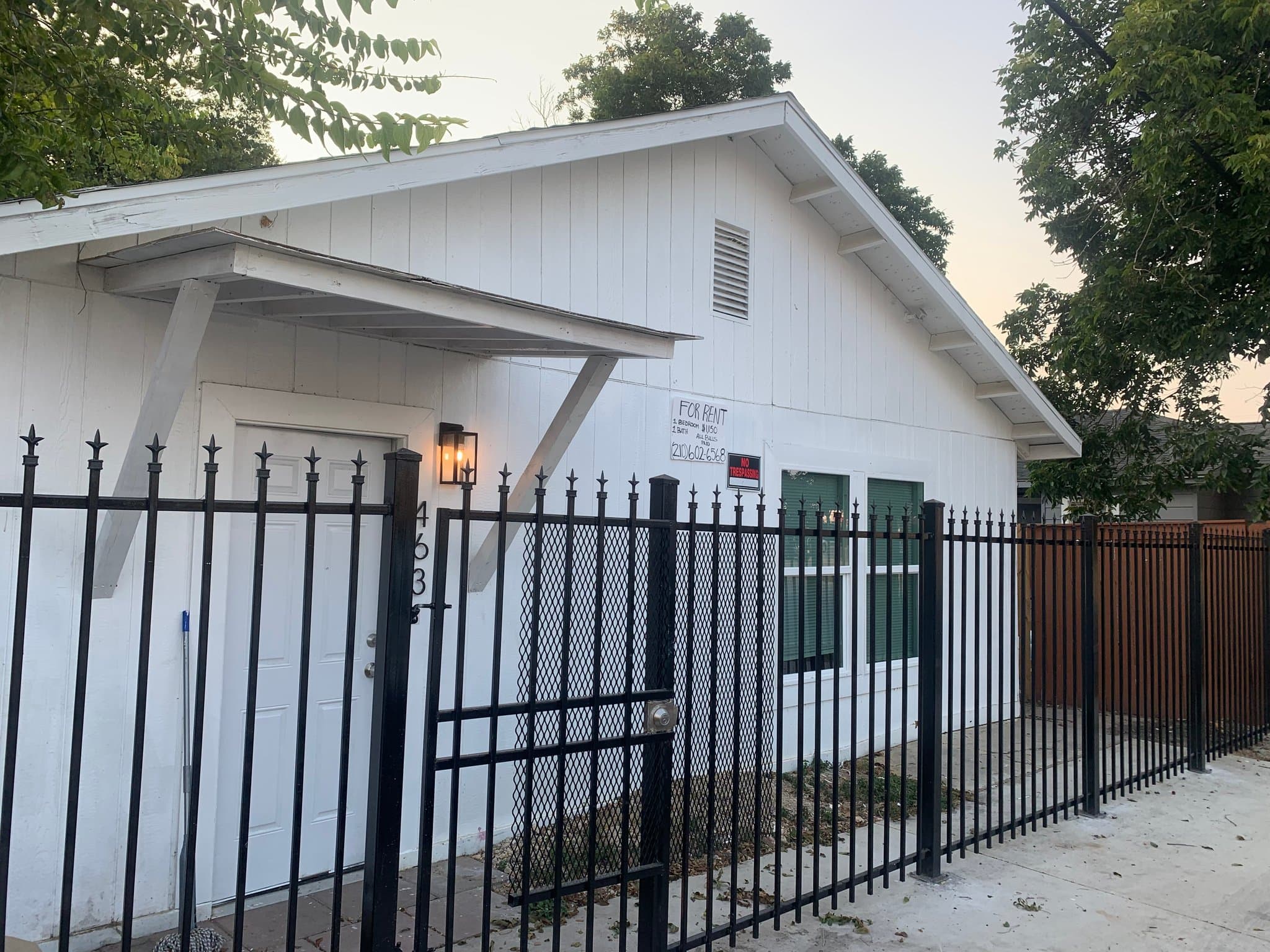 San Antonio House: 463 Linares