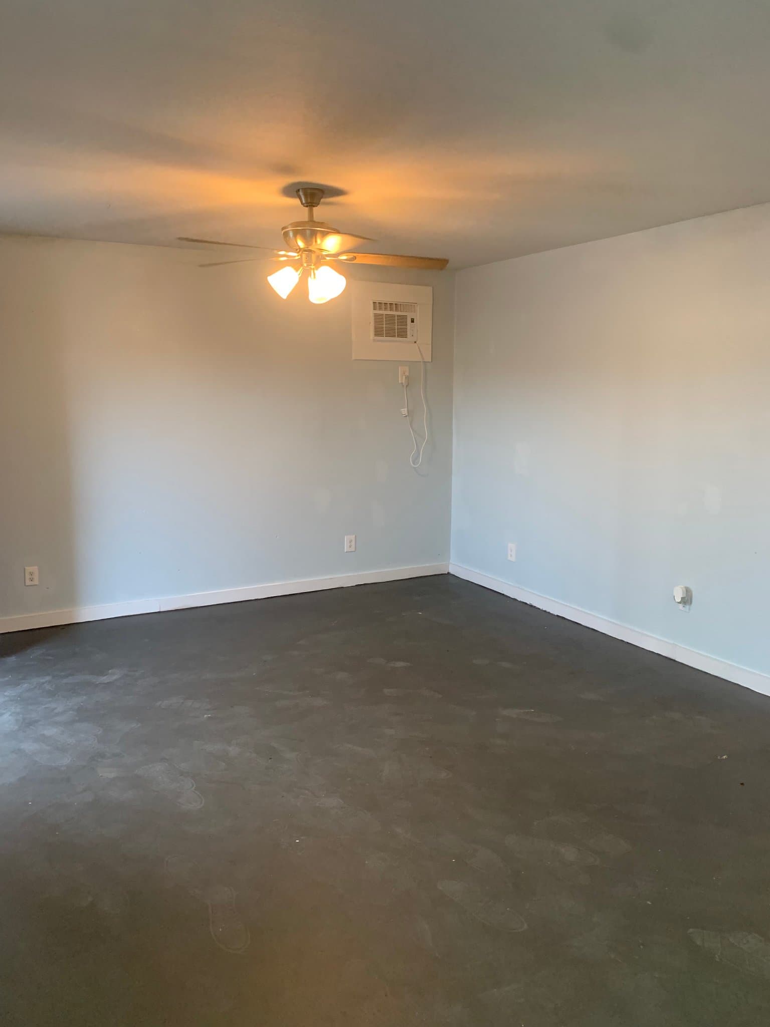 San Antonio House: 463 Linares
