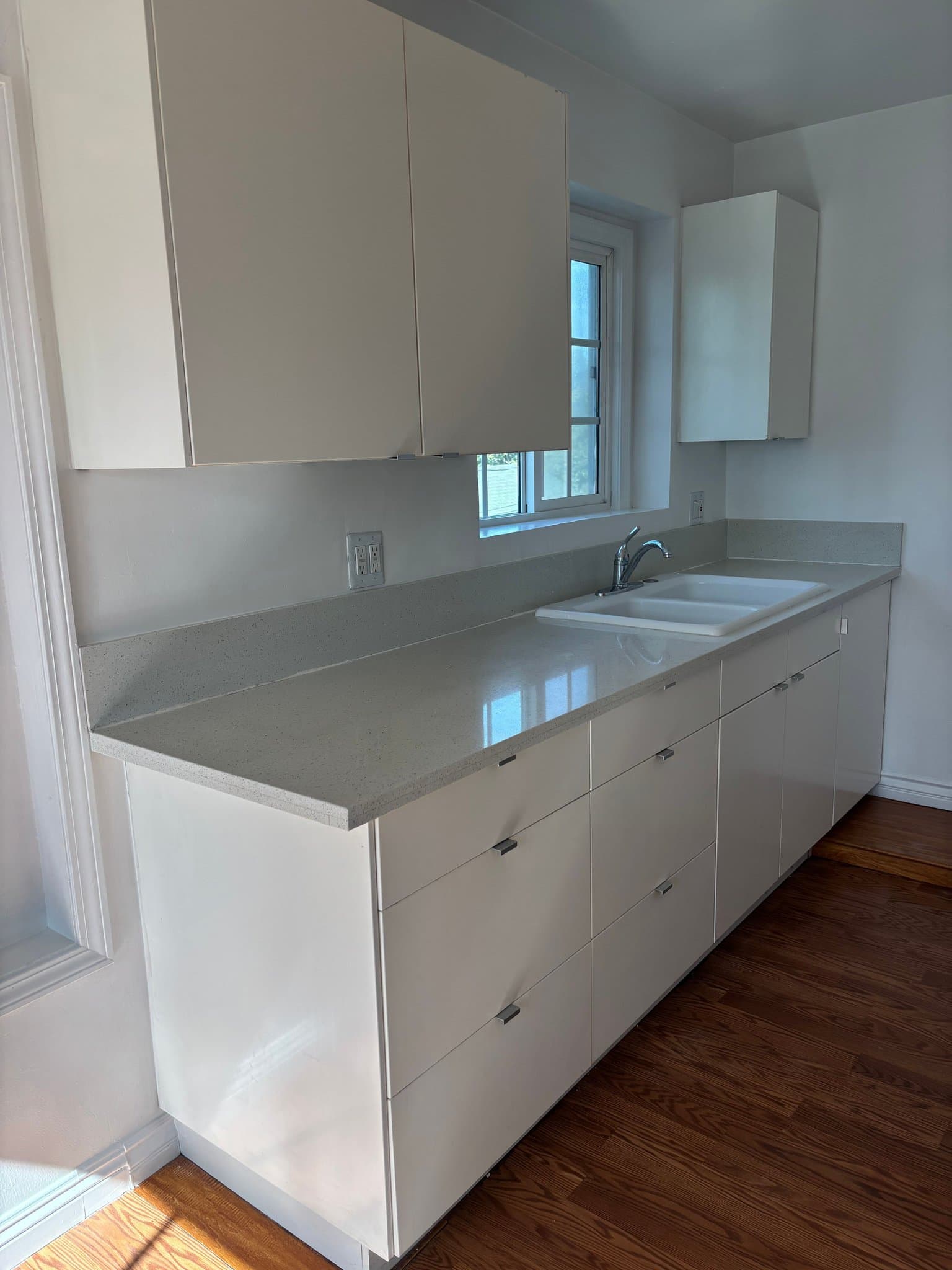 Los Angeles Apartment: 2588 S Sepulveda Blvd
