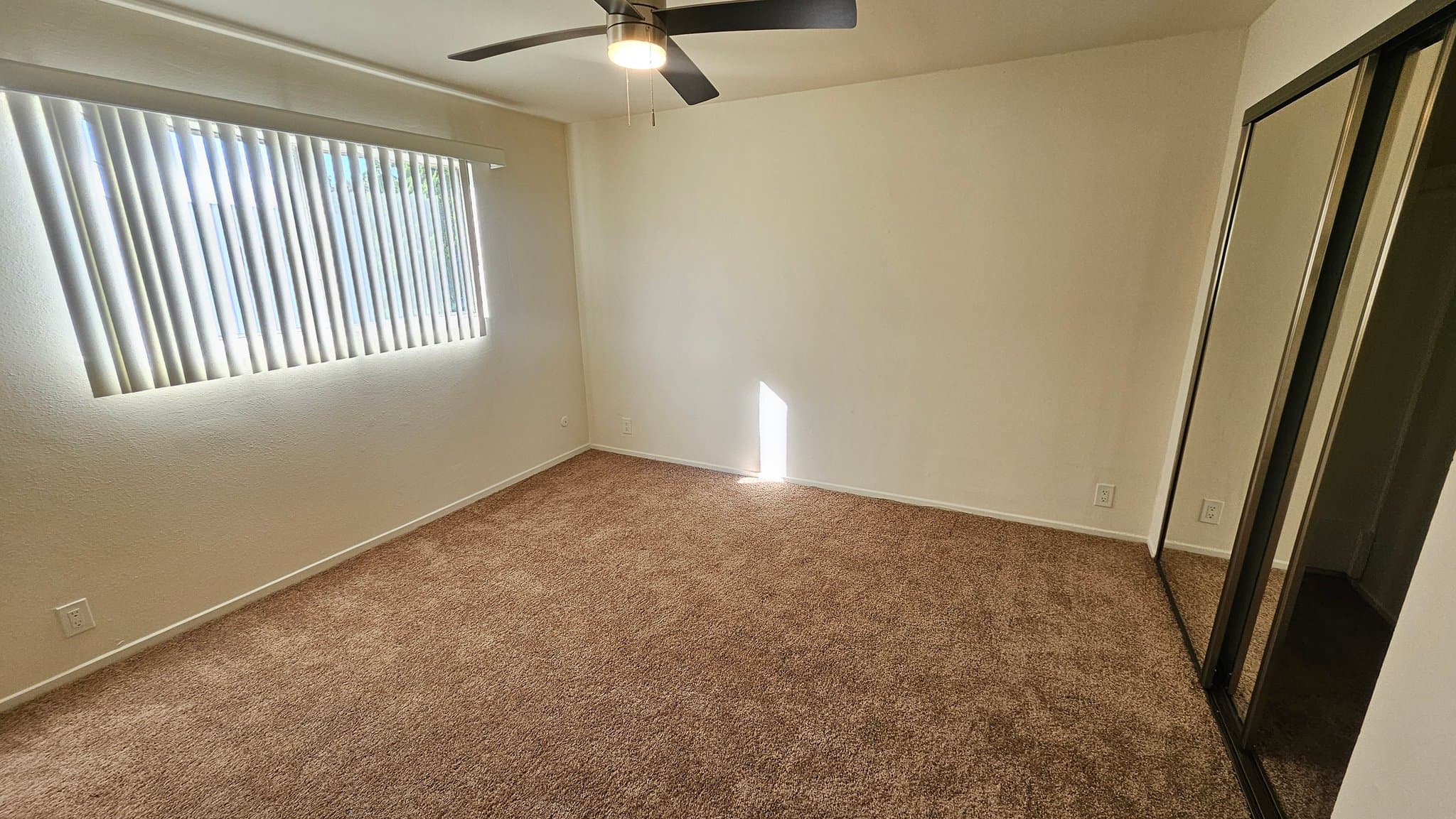 Van Nuys Apartment: 15636 Valerio Street