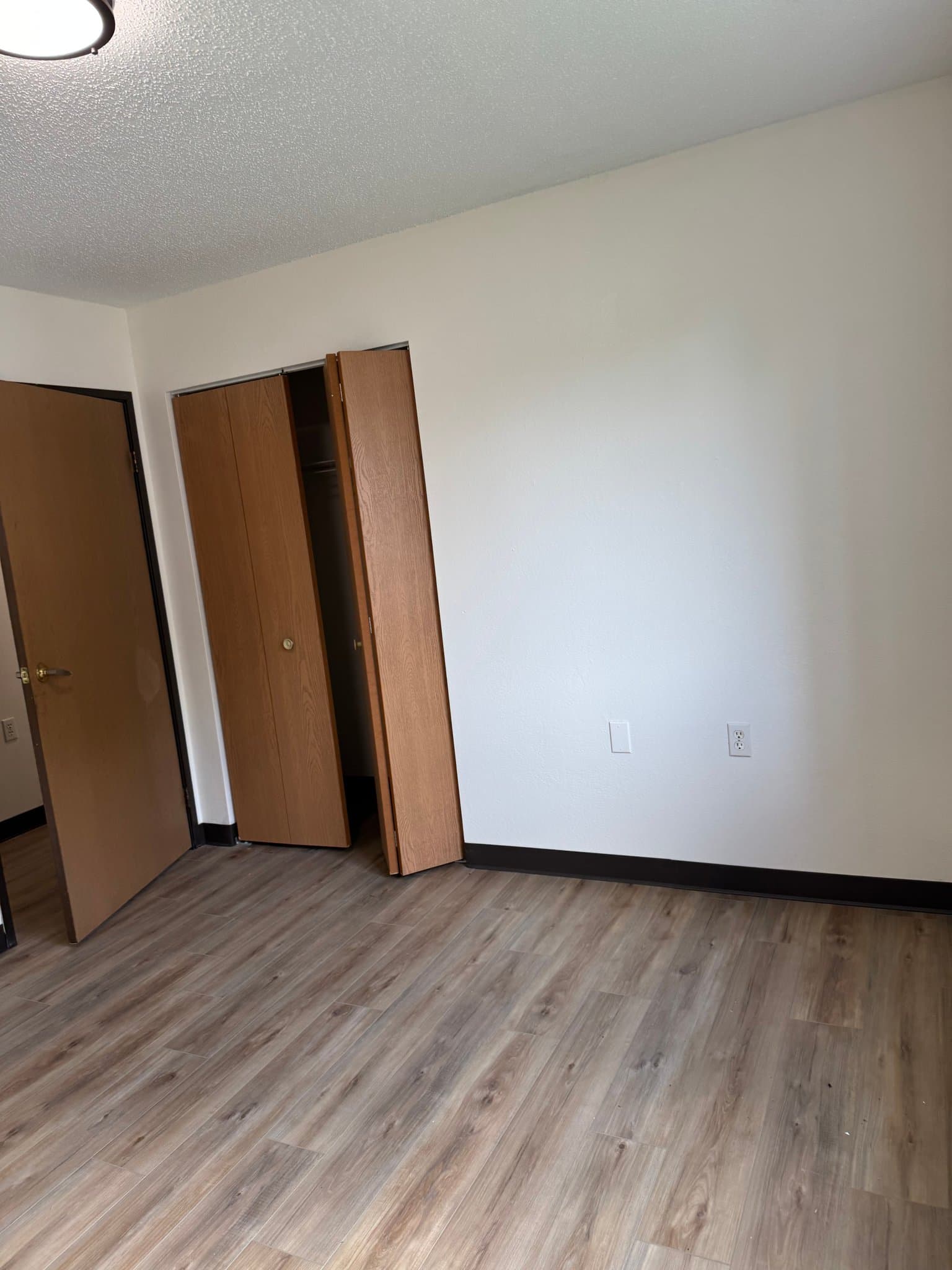 Blackduck Apartment: 325 Summit Ave