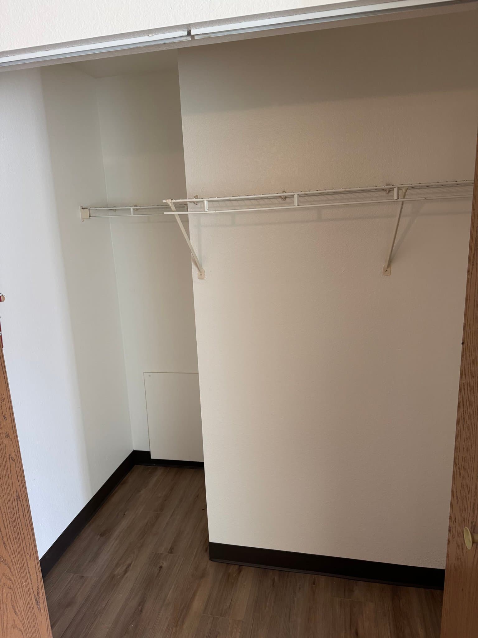 Blackduck Apartment: 325 Summit Ave