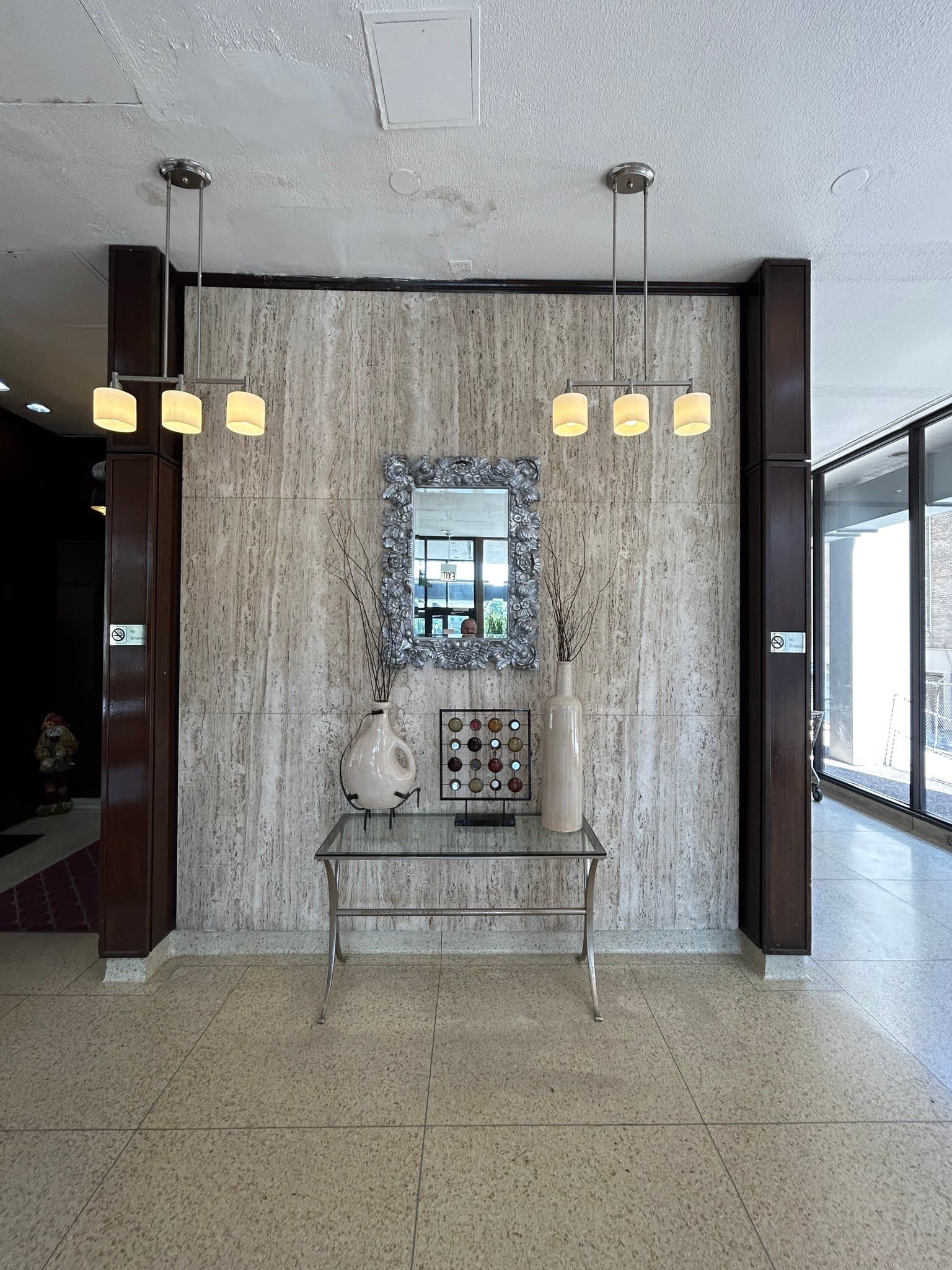 Chicago Apartment: 7447 S South Shore Drive