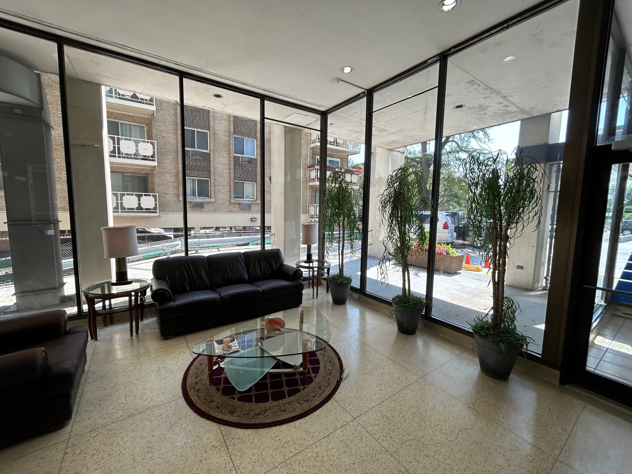 Chicago Apartment: 7447 S South Shore Drive