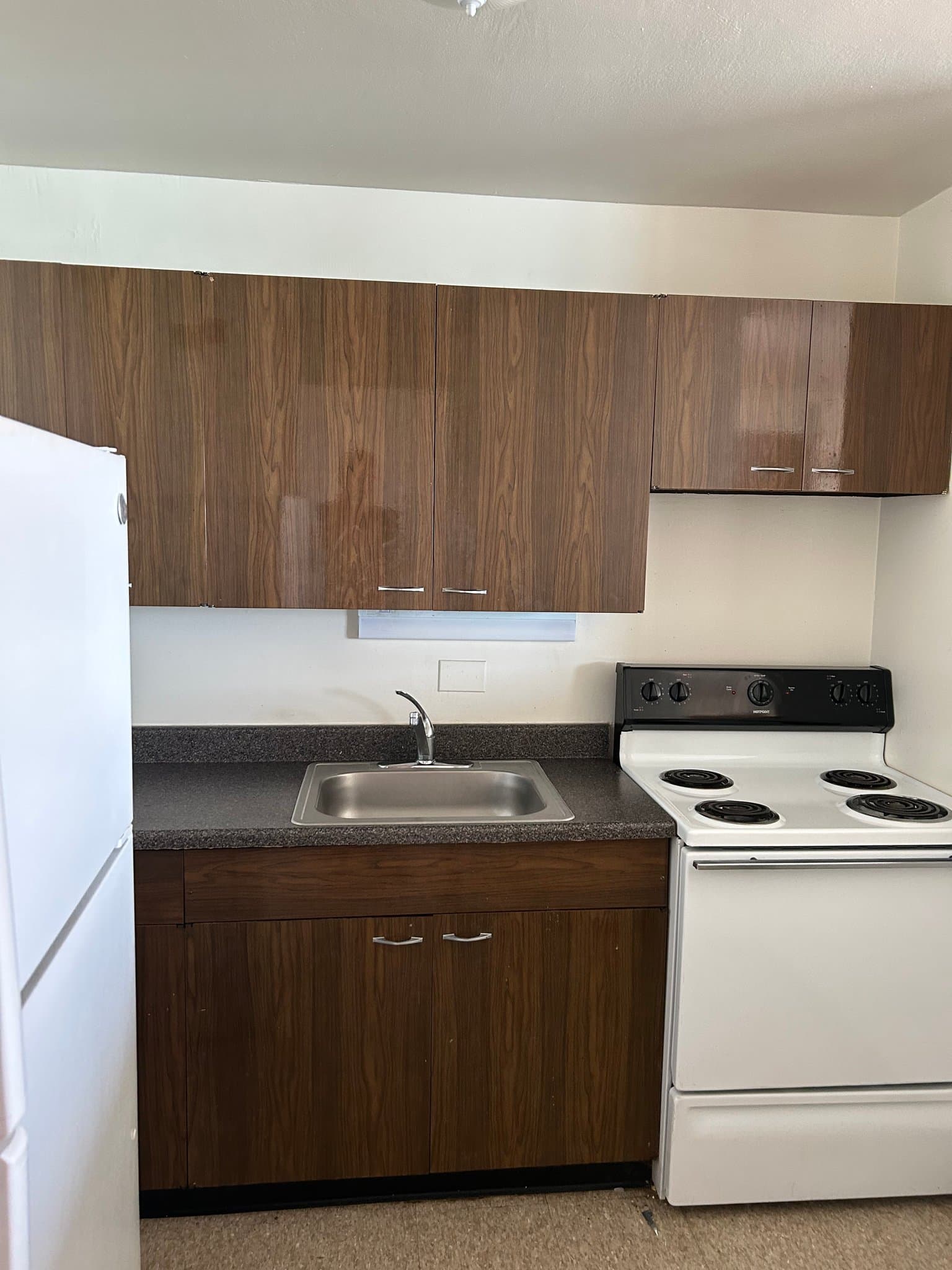 Chicago Apartment: 7447 S South Shore Drive