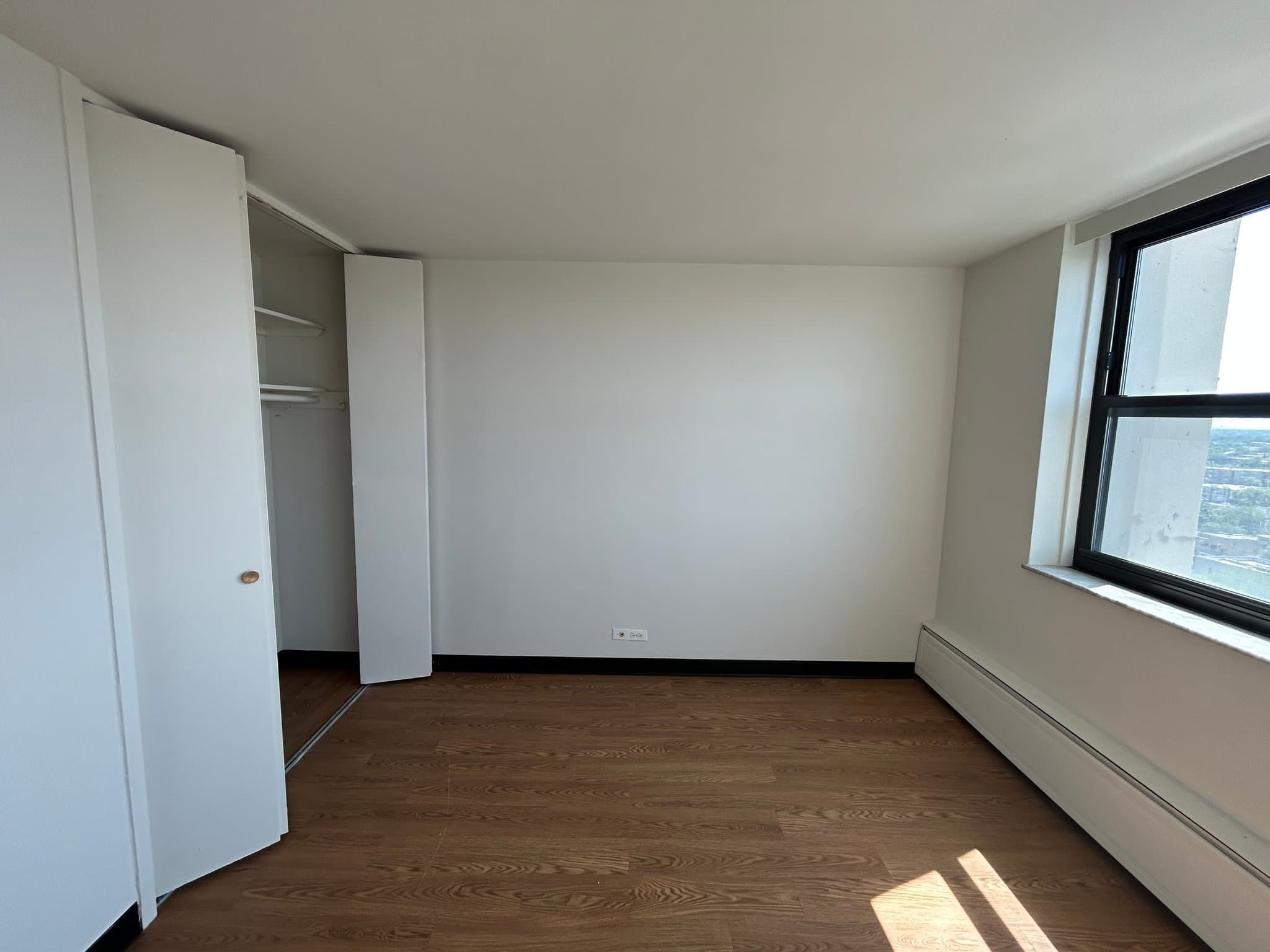Chicago Apartment: 7447 S South Shore Drive