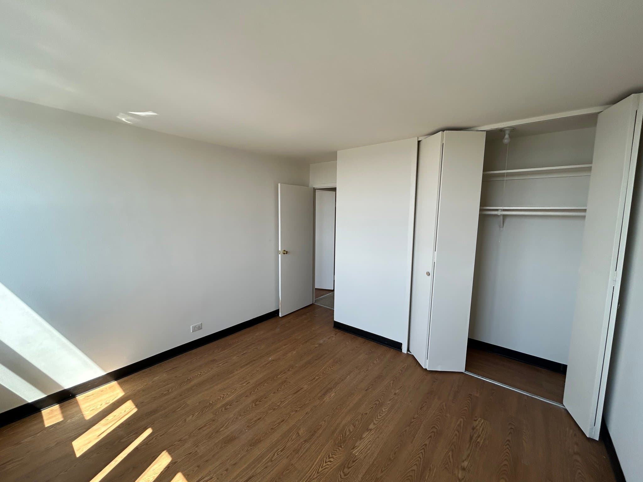 Chicago Apartment: 7447 S South Shore Drive