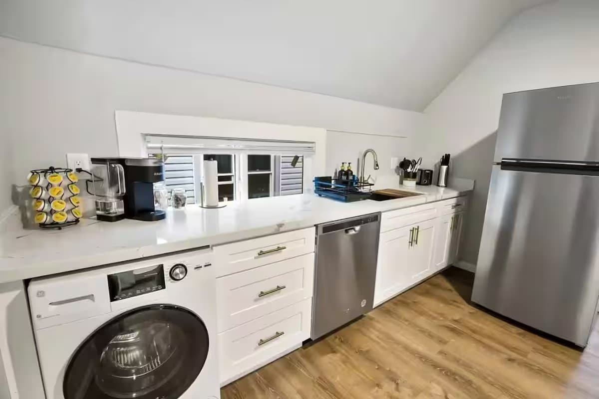 Everett Apartment: 2404 Rucker Ave
