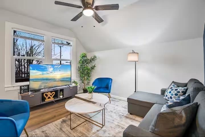 Everett Apartment: 2404 Rucker Ave