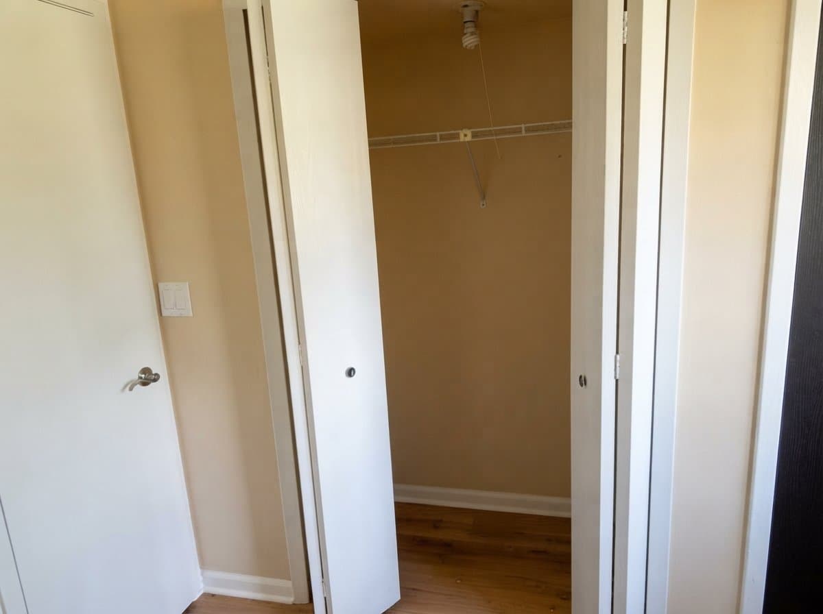 Naperville Condo: 353 S Whispering Hills Dr
