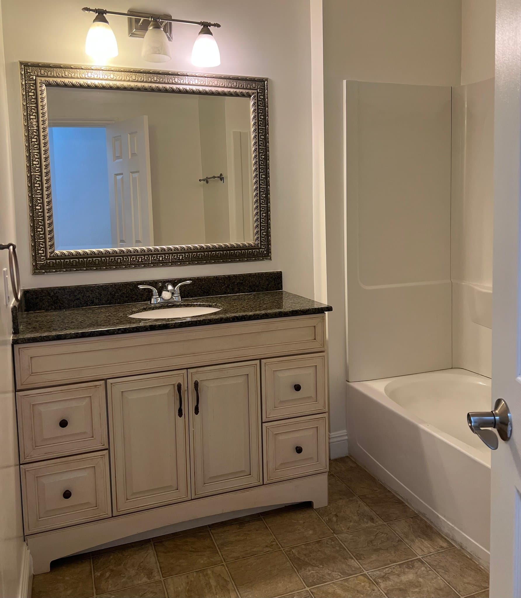 Inglewood Condo: 106 N Eucalyptus Ave