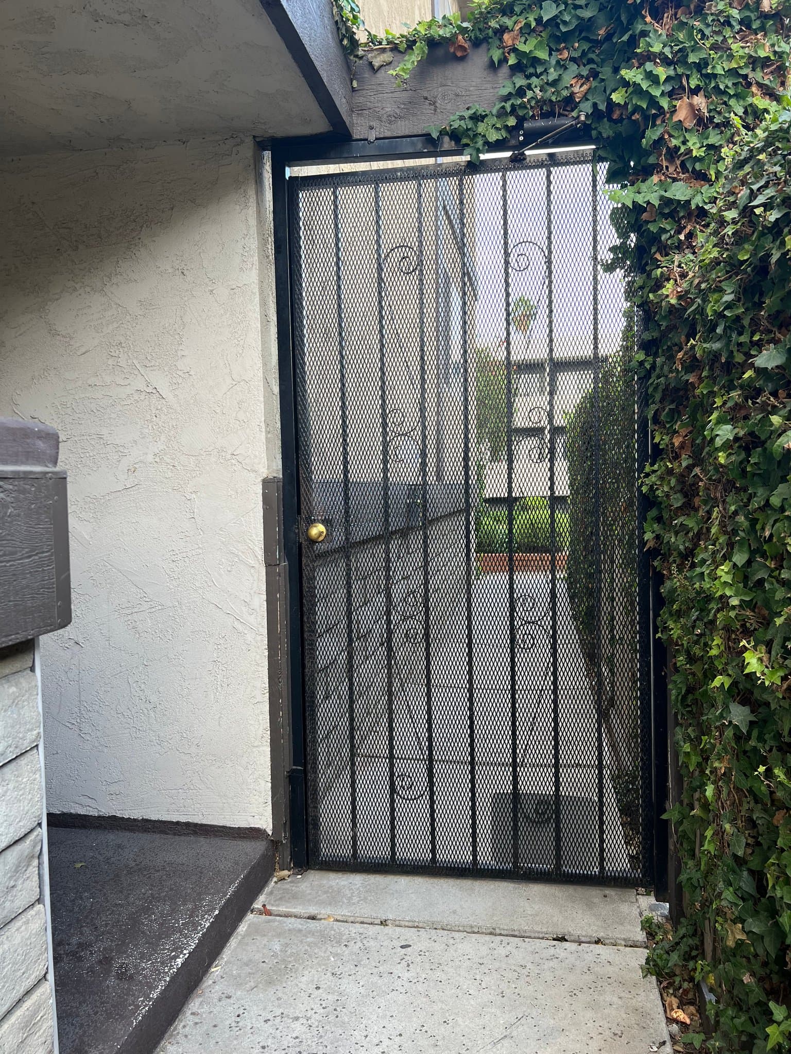 Inglewood Condo: 106 N Eucalyptus Ave