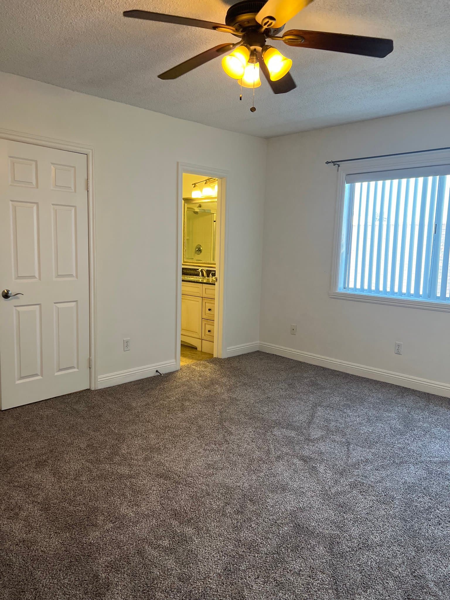 Inglewood Condo: 106 N Eucalyptus Ave