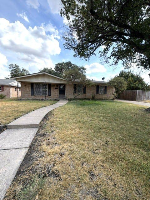 Waco House: 6100 Haden