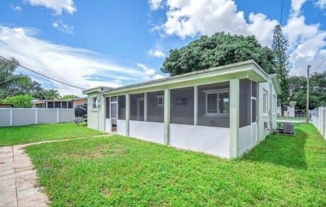 Hollywood House: 7548 Farragut Street