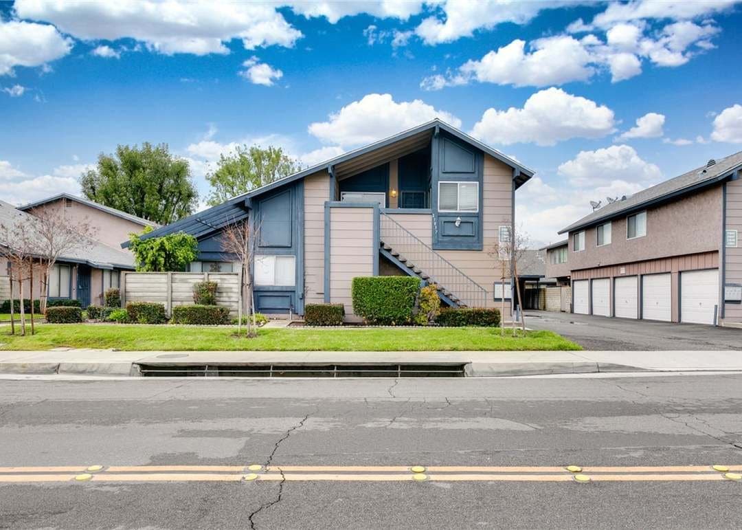 Diamond Bar Condo: 21045 Lycoming St