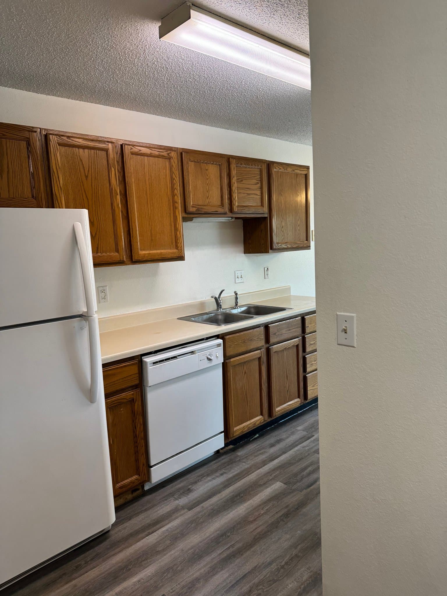 Blackduck Apartment: 325 Summit Ave