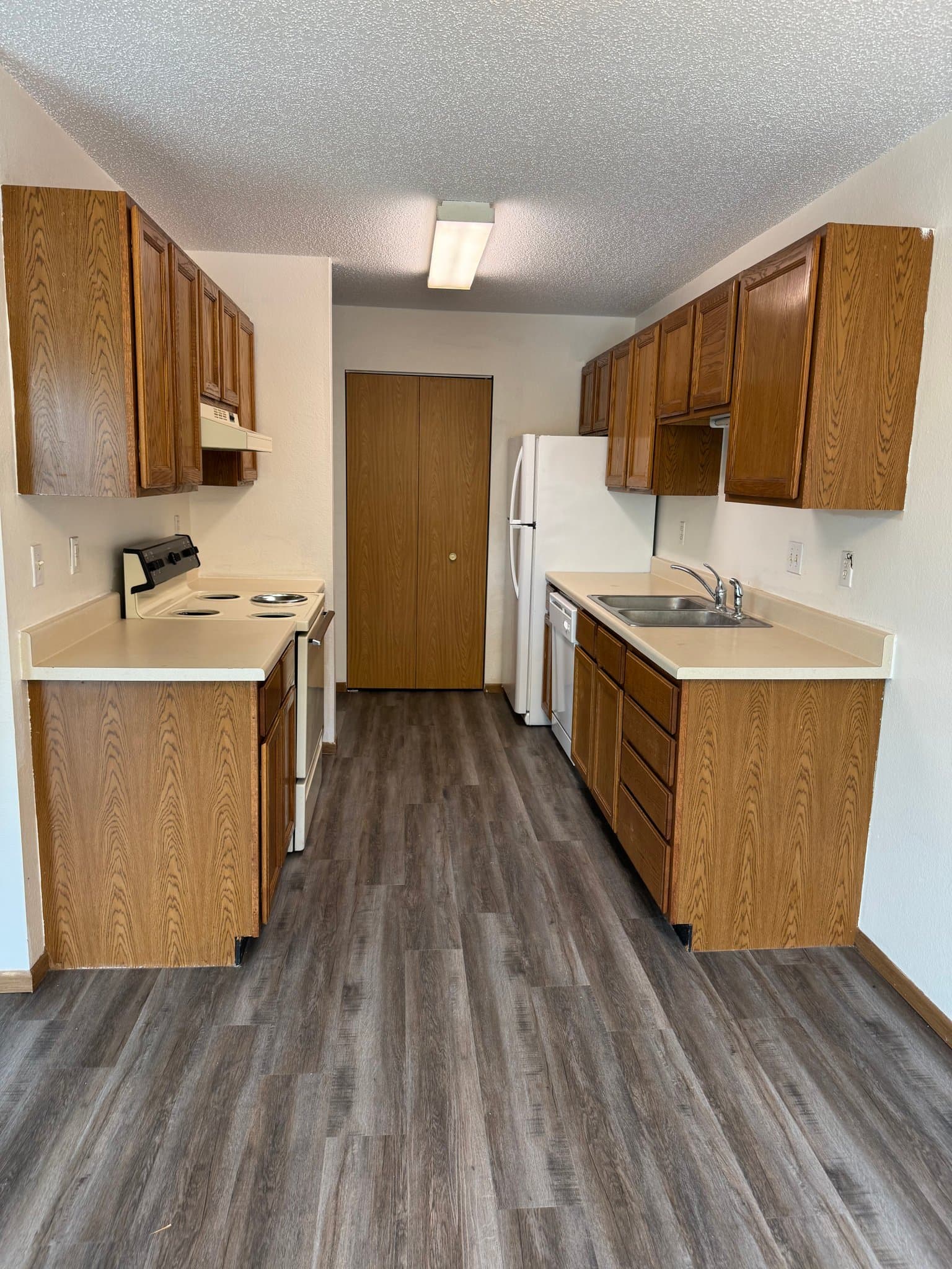 Blackduck Apartment: 325 Summit Ave