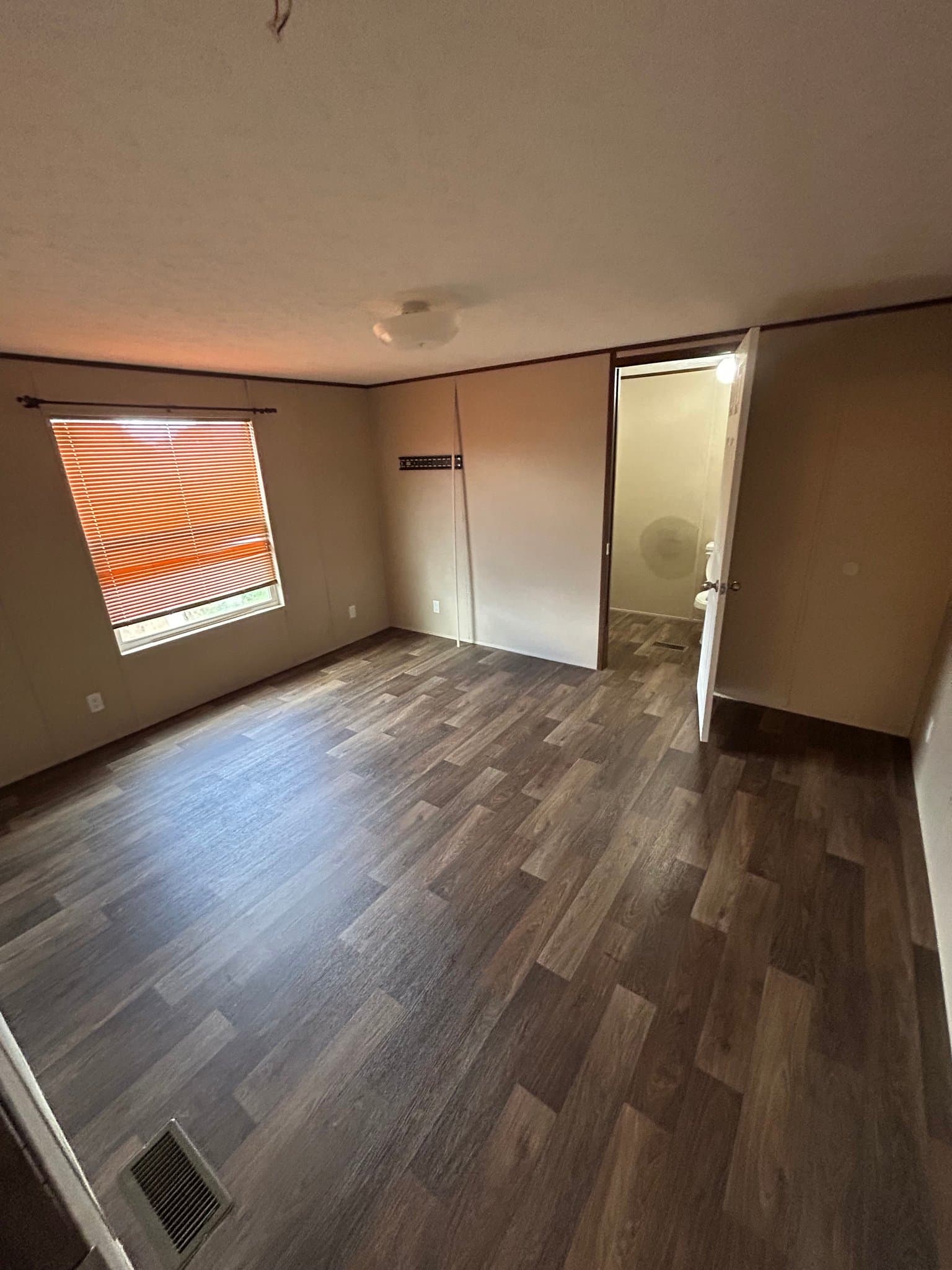 Edna House: 809 E Cedar St