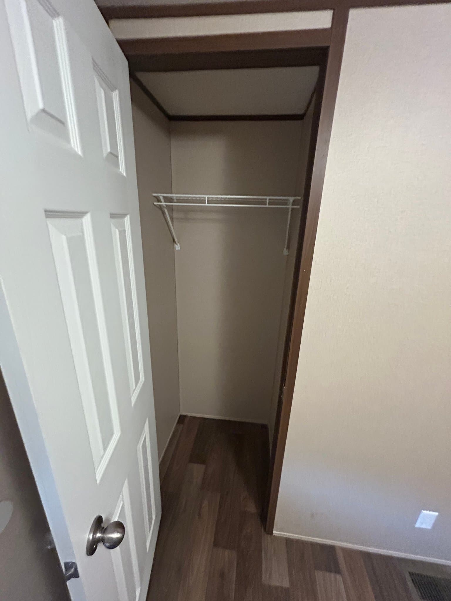 Edna House: 809 E Cedar St