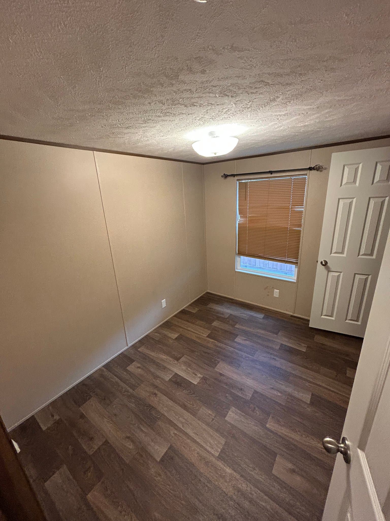 Edna House: 809 E Cedar St