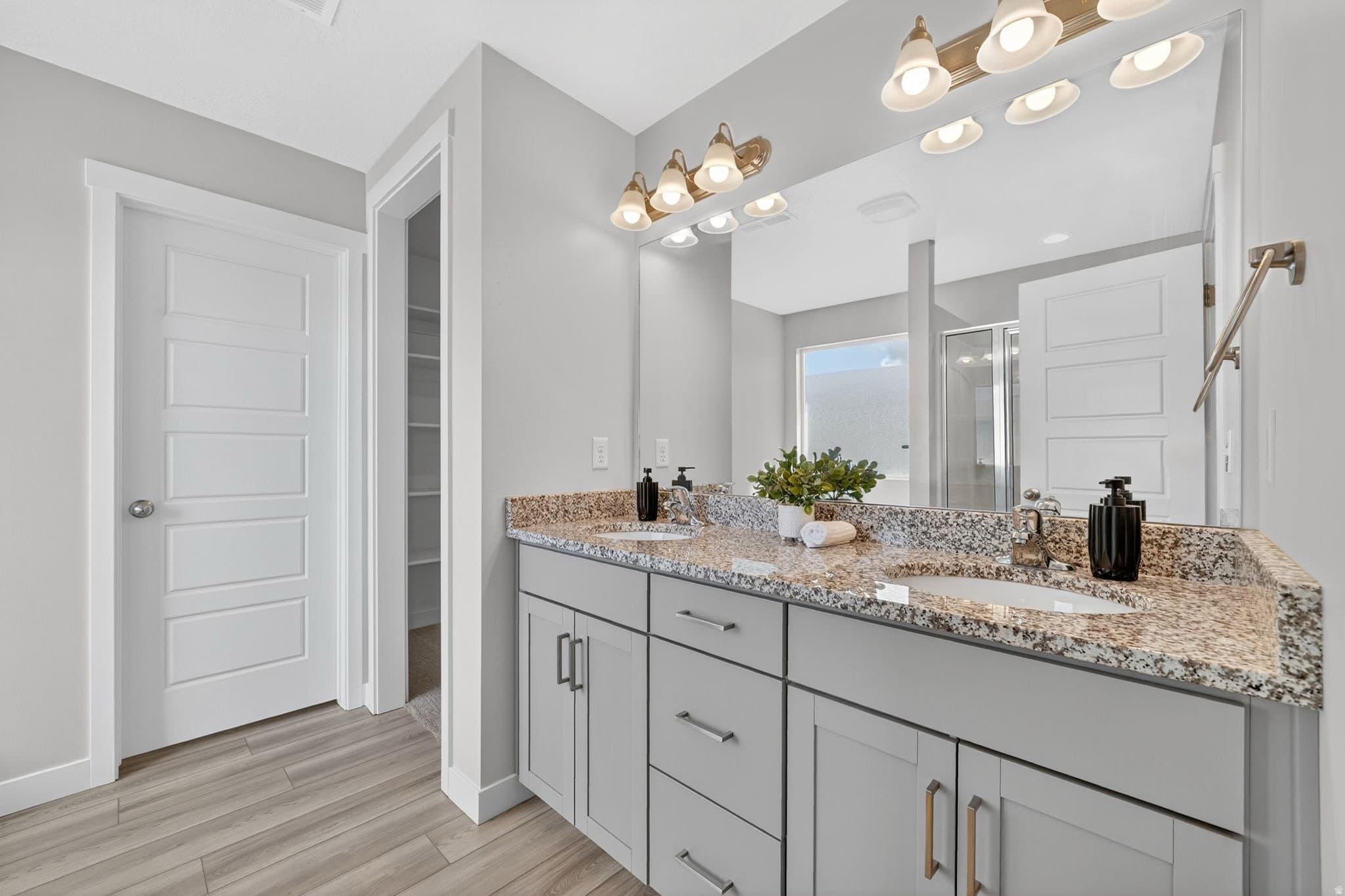 Eagle Mountain House: 4240 E Center Point St