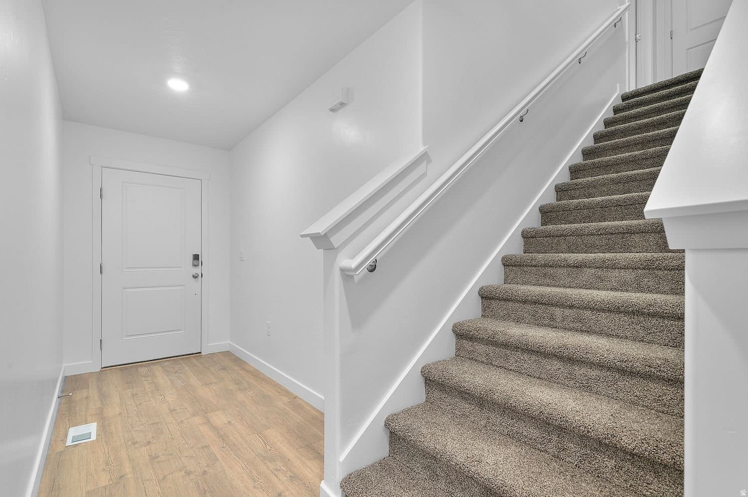 Salem Townhome: 1935 E Belmont Ln